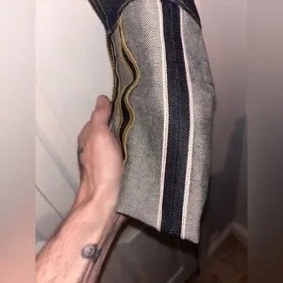 Stylish men's new, unworn (NWT) raw denim jeans from Fear of God, featuring a 30 - Picture 7 of 13